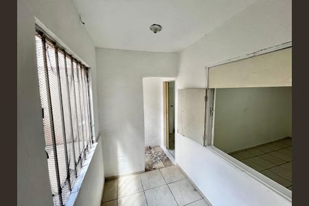 Casa para alugar com 30m², 1 quarto e sem vagaÁrea externa