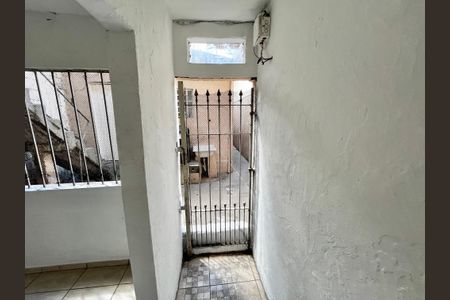 Casa para alugar com 30m², 1 quarto e sem vagaÁrea externa