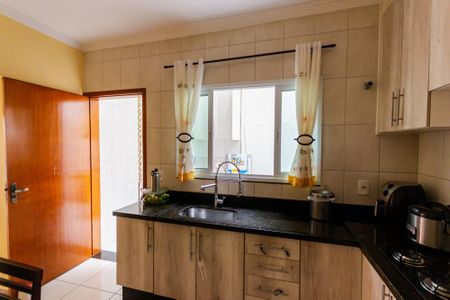 Casa à venda com 79m², 2 quartos e 2 vagas Casa à venda com 79m², 2 quartos e 2 vagasCozinha