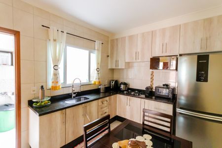 Casa à venda com 79m², 2 quartos e 2 vagas Casa à venda com 79m², 2 quartos e 2 vagasCozinha