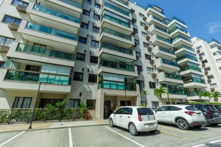 Apartamento à venda com 70m², 2 quartos e 1 vaga Apartamento à venda com 70m², 2 quartos e 1 vagaFachada