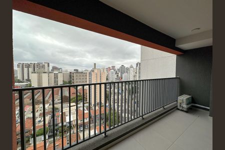 Studio para alugar com 32m², 1 quarto e sem vaga Studio para alugar com 32m², 1 quarto e sem vagaVaranda