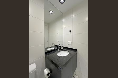 Banheiro de kitnet/studio para alugar com 1 quarto, 32m² em Pompeia, São Paulo