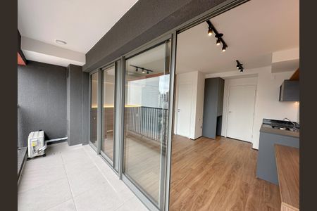 Varanda de kitnet/studio para alugar com 1 quarto, 32m² em Pompeia, São Paulo