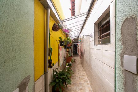 Casa à venda com 240m², 4 quartos e 2 vagas Casa à venda com 240m², 4 quartos e 2 vagasCorredor Externo