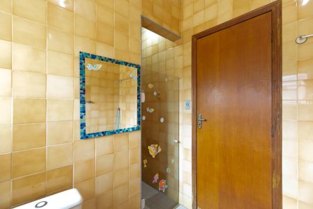 Casa à venda com 240m², 4 quartos e 2 vagas Casa à venda com 240m², 4 quartos e 2 vagasBanheiro 2