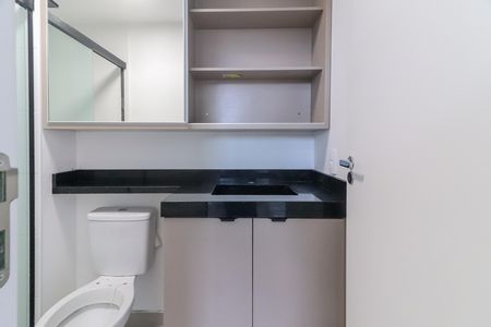 Banheiro de apartamento para alugar com 1 quarto, 29m² em Vila Butantã, São Paulo