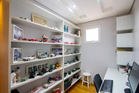 Apartamento à venda com 180m², 3 quartos e 3 vagasEscritório