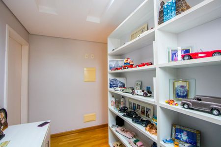 Apartamento à venda com 180m², 3 quartos e 3 vagasEscritório