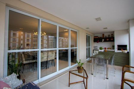 Apartamento à venda com 180m², 3 quartos e 3 vagasVaranda gourmet