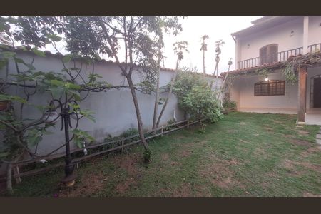 Casa para alugar com 320m², 3 quartos e 4 vagas Casa para alugar com 320m², 3 quartos e 4 vagasÁrea Externa