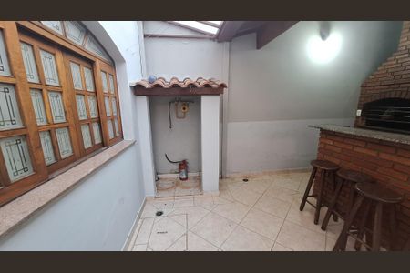 Casa para alugar com 320m², 3 quartos e 4 vagas Casa para alugar com 320m², 3 quartos e 4 vagasÁrea Externa