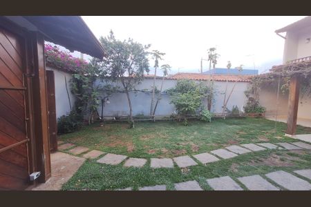 Casa para alugar com 320m², 3 quartos e 4 vagas Casa para alugar com 320m², 3 quartos e 4 vagasÁrea Externa