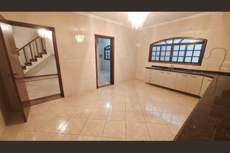 Casa para alugar com 320m², 3 quartos e 4 vagas Casa para alugar com 320m², 3 quartos e 4 vagasCozinha