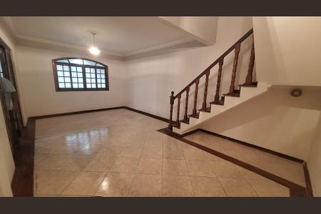 Casa para alugar com 320m², 3 quartos e 4 vagas Casa para alugar com 320m², 3 quartos e 4 vagasSala 2