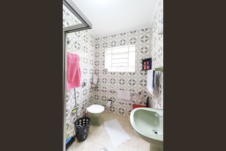 Casa à venda com 114m², 2 quartos e 2 vagas Casa à venda com 114m², 2 quartos e 2 vagasBanheiro