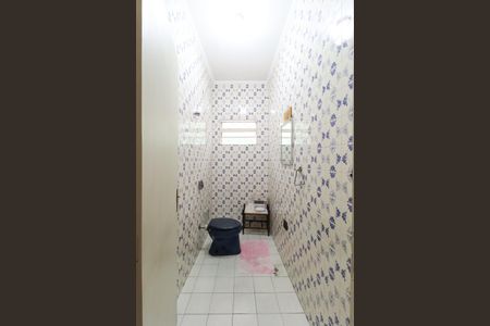 Casa à venda com 114m², 2 quartos e 2 vagas Casa à venda com 114m², 2 quartos e 2 vagasBanheiro