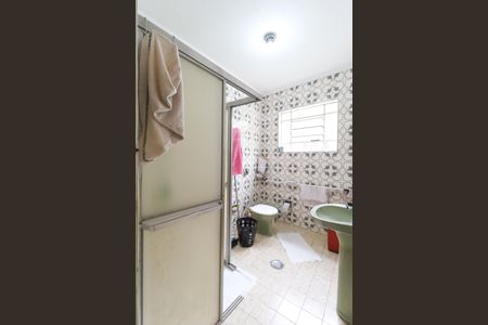 Casa à venda com 114m², 2 quartos e 2 vagas Casa à venda com 114m², 2 quartos e 2 vagasBanheiro