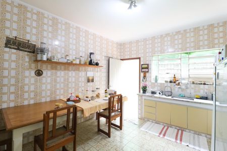 Casa à venda com 114m², 2 quartos e 2 vagas Casa à venda com 114m², 2 quartos e 2 vagasCozinha