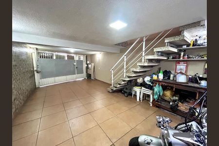 Casa à venda com 120m², 2 quartos e 2 vagasGaragem