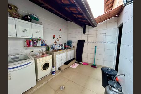 Casa à venda com 120m², 2 quartos e 2 vagasÁrea de Serviço