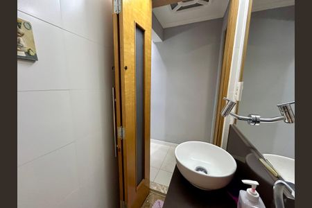 Casa à venda com 120m², 2 quartos e 2 vagasLavabo