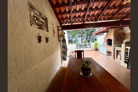 Casa à venda com 120m², 2 quartos e 2 vagasÁrea Externa