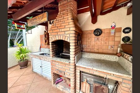 Casa à venda com 120m², 2 quartos e 2 vagasÁrea Externa