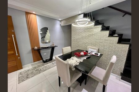 Casa à venda com 120m², 2 quartos e 2 vagasSala