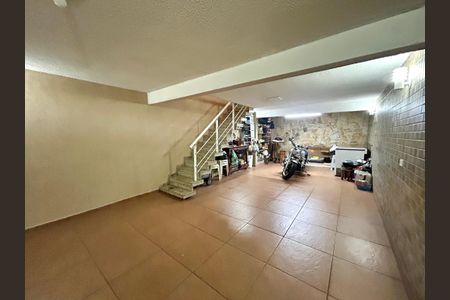 Casa à venda com 120m², 2 quartos e 2 vagasGaragem