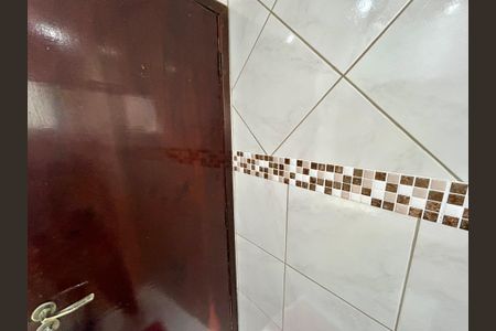 Casa à venda com 120m², 2 quartos e 2 vagasBanheiro 