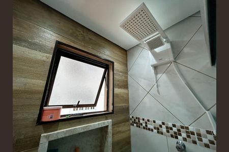 Casa à venda com 120m², 2 quartos e 2 vagasBanheiro 