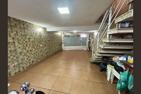 Casa à venda com 120m², 2 quartos e 2 vagasGaragem