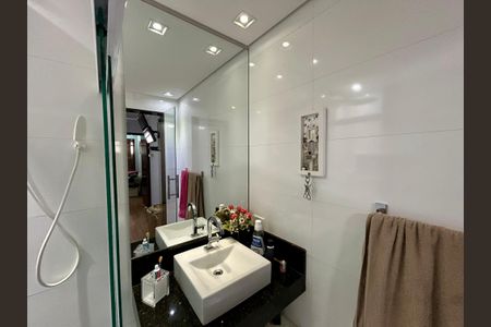 Casa à venda com 120m², 2 quartos e 2 vagasBanheiro da Suíte