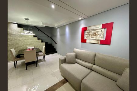 Casa à venda com 120m², 2 quartos e 2 vagasSala