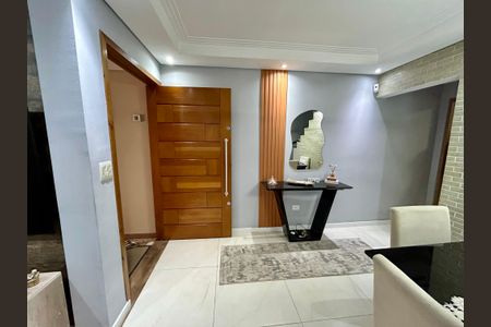 Casa à venda com 120m², 2 quartos e 2 vagasSala