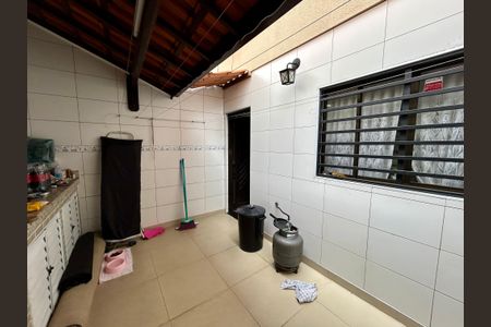 Casa à venda com 120m², 2 quartos e 2 vagasÁrea de Serviço