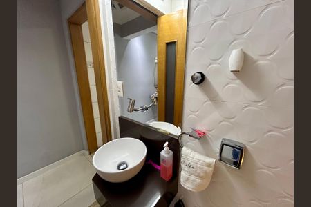 Casa à venda com 120m², 2 quartos e 2 vagasLavabo