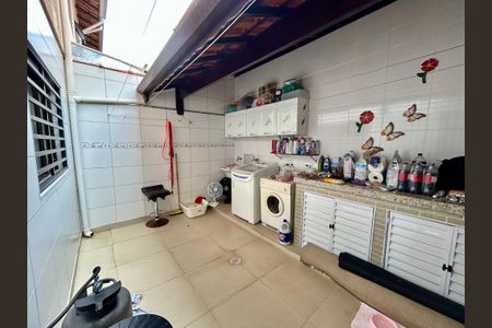 Casa à venda com 120m², 2 quartos e 2 vagasÁrea de Serviço