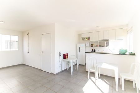Apartamento para alugar com 49m², 2 quartos e sem vaga Apartamento para alugar com 49m², 2 quartos e sem vagaÁrea comum - Salão de festas