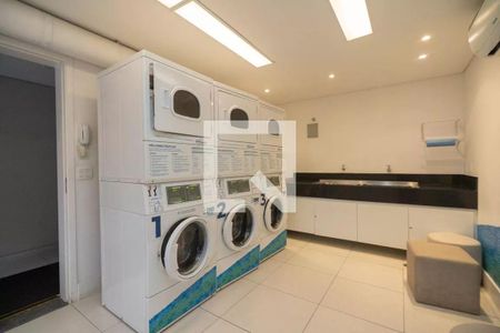 Studio para alugar com 30m², 1 quarto e 1 vaga Studio para alugar com 30m², 1 quarto e 1 vagaLavanderia