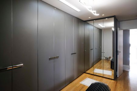 Apartamento à venda com 520m², 4 quartos e 5 vagasCloset da Suíte 1
