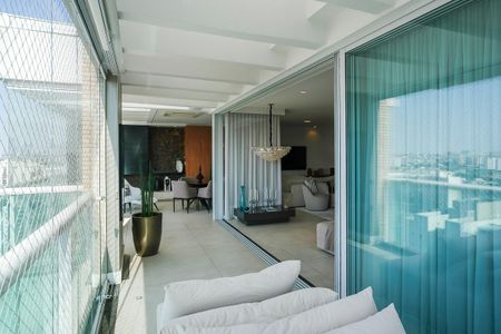 Apartamento à venda com 520m², 4 quartos e 5 vagasVaranda