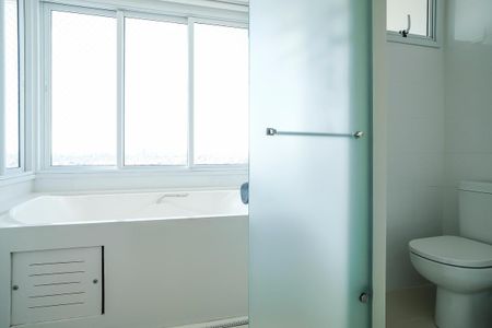 Apartamento à venda com 520m², 4 quartos e 5 vagasBanheiro da Suíte 1