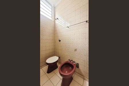 Casa à venda com 286m², 3 quartos e 2 vagas Casa à venda com 286m², 3 quartos e 2 vagasBanheiro Social