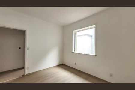 Casa à venda com 286m², 3 quartos e 2 vagas Casa à venda com 286m², 3 quartos e 2 vagasQuarto 2