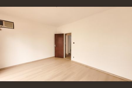 Casa à venda com 286m², 3 quartos e 2 vagas Casa à venda com 286m², 3 quartos e 2 vagasQuarto 4