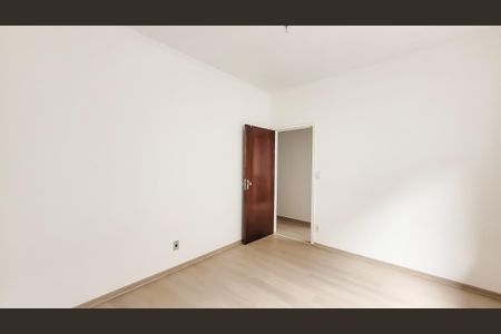 Casa à venda com 286m², 3 quartos e 2 vagas Casa à venda com 286m², 3 quartos e 2 vagasQuarto 2