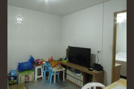Sala de casa à venda com 2 quartos, 217m² em Jardim Roberto, Osasco