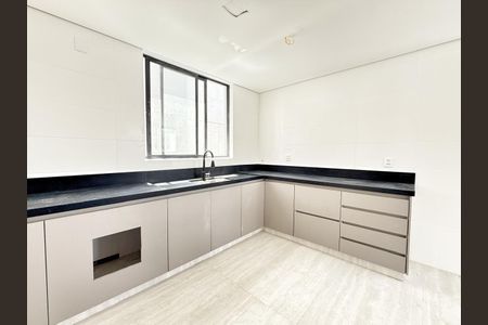 Apartamento à venda com 192m², 4 quartos e 2 vagasCozinha